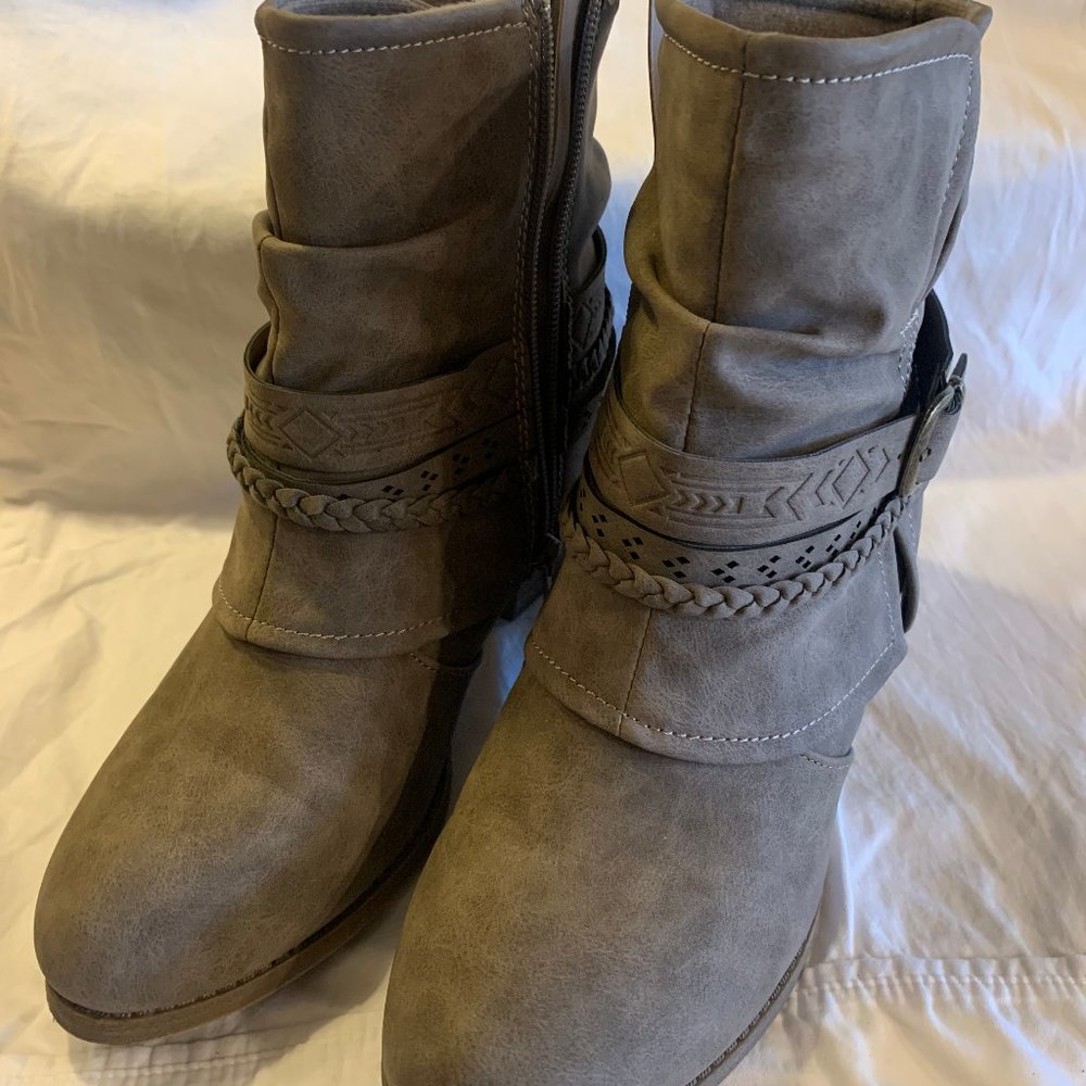 POP Ankle Boots, Zipper, Suede, Heeled, Strappy Size 9M, Worn once